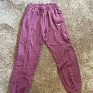Womens pink nike oversized sweatpants size small